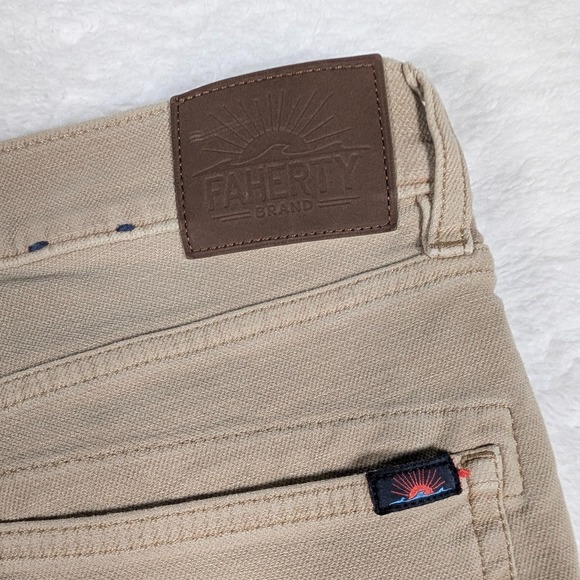 Faherty Jeans Mens 32x32 Beige Slim Straight Stretch Denim Pants Leather Patch - Picture 12 of 13
